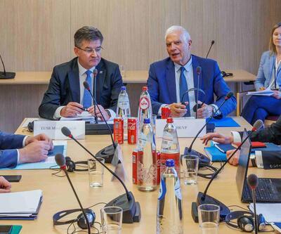 AB, Kosova ile Sırbistan liderlerini acil toplantıya çağırdı