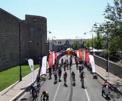 Diyarbakırda, ‘15 Temmuz Şehitleri Anma Yol Bisikleti Yarışması’ düzenlendi