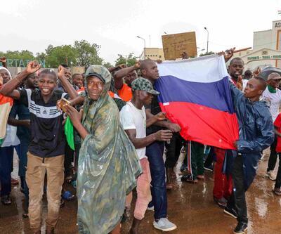 Fransadan Nijerdeki büyükelçilik protestosuna kınama