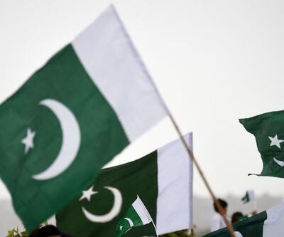 Pakistan’ın bağımsızlık gününde havaya ateş açıldı: 2 ölü, 50 yaralı