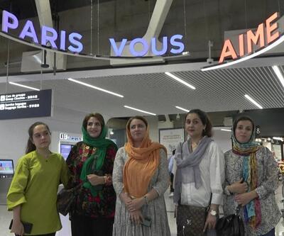 Talibandan kaçan kadınlar Fransaya gitti