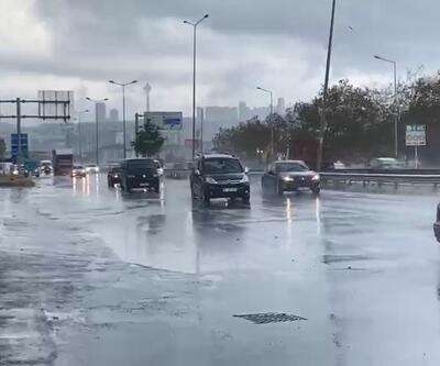 SON DAKİKA: İstanbulda etkili sağanak yağış: Vali Gülden uyarı