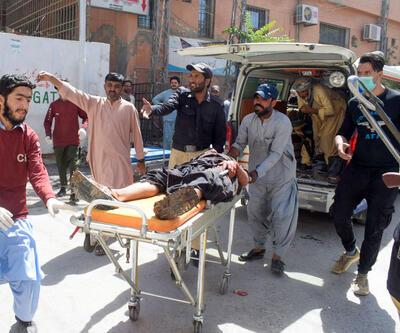 Pakistan’da çifte saldırı: 50den fazla ölü var
