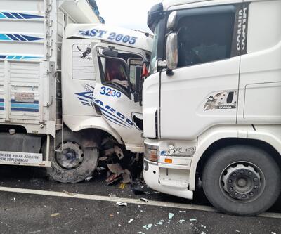 Sakarya’da zincirleme kaza: İki istikamette de yol trafiğe kapatıldı
