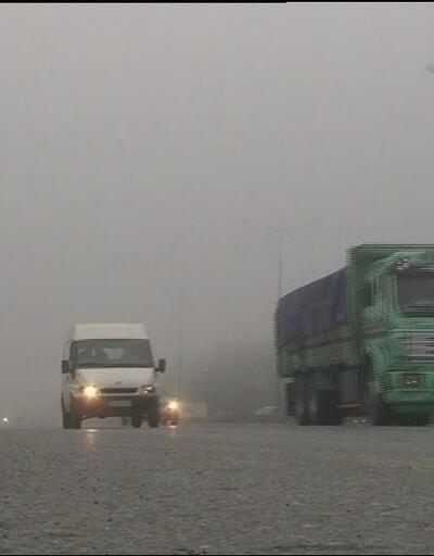 İstanbul sis altında güne uyandı