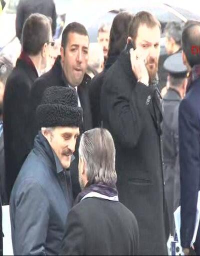 Yeliz tartışmalarıyla hatırlanan AK Partili Çamlı, kalpağıyla gündem oldu