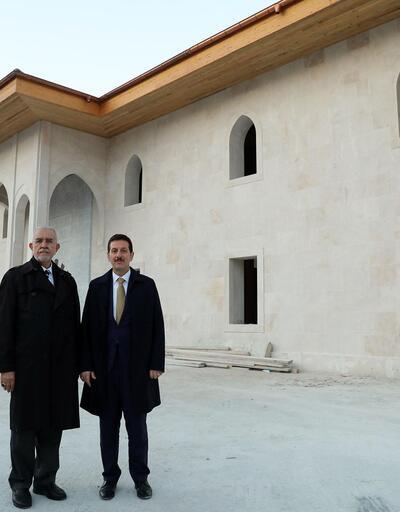 Başkan Tok, kendi yaptırdığı cami ve külliye inşaatını inceledi