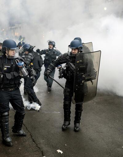 Fransada polisin biber gazı kullanmasının yasaklanması istendi