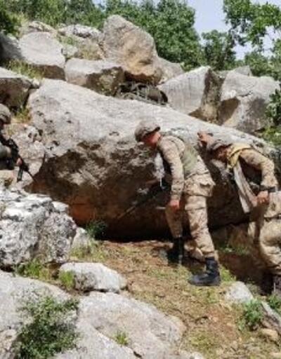 Eruhta PKKlı teröristlerin silah ve mühimmatı ele geçirildi