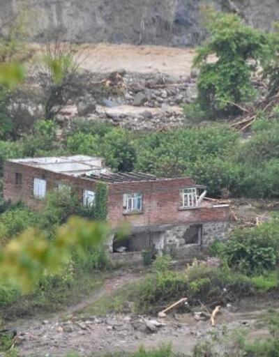 Sakaryada sel nedeniyle 6 köy yolu ulaşıma kapandı