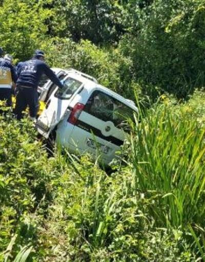 Samsunda hafif ticari araç şarampole devrildi: 1 ölü, 4 yaralı