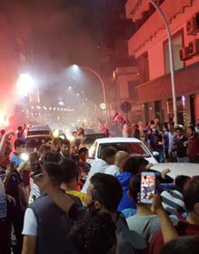 Trabzonda akılalmaz görüntüler Final bileti geldi, koronavirüs unutuldu