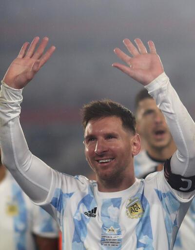 Messi, Pelenin rekorunu kırdı Gözyaşları geceye damga vurdu
