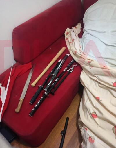 Samuray kılıçlı saldırganın dehşet koleksiyonu