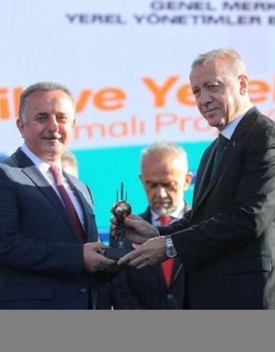 Cumhurbaşkanı Erdoğan’dan Bağcılar’a Spor Kenti ödülü