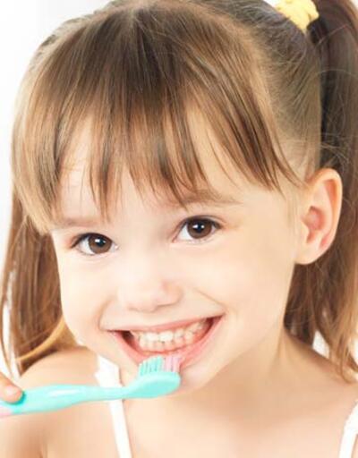 Çocukları diş çürüklerinden korumak için öneriler