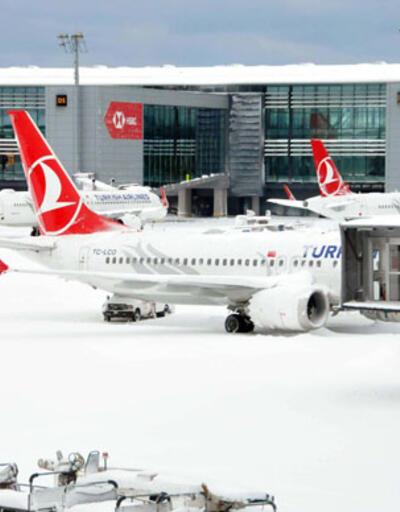 İstanbul Havalimanında bir pist uçuşlara açıldı