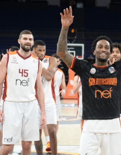 Galatasarayda 8 pozitif vaka açıklandı