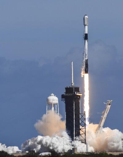Hızla Aya çarpacak Elon Muskın kayıp roketi görüntülendi