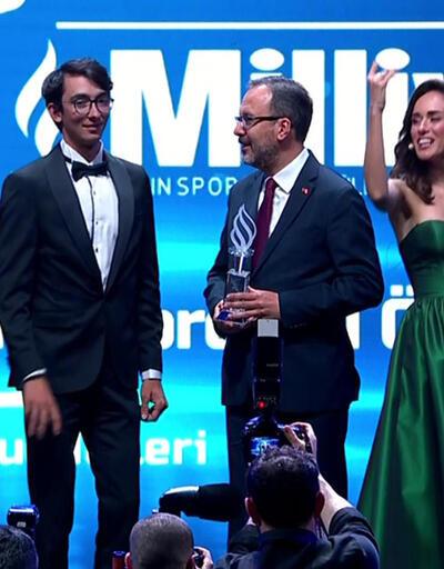 Yılın Sporcusu Milli Okçu Mete Gazoz seçildi