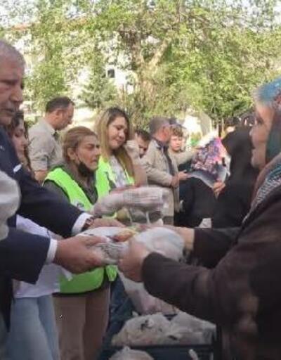Amasya’da vatandaşlara pide ikramı