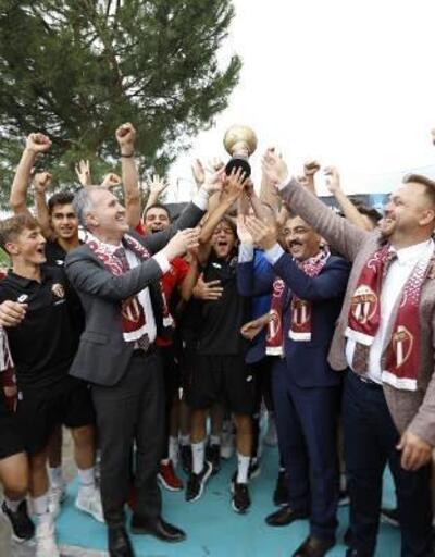 Türkiye Şampiyonu İnegölspor U15 Takımı törenle karşılandı