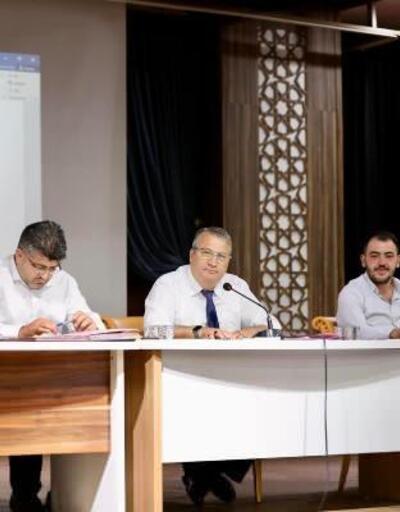 Yunusemre Belediye Başkanı Mehmet Çerçiden meclis üyelerine yağlı güreş daveti