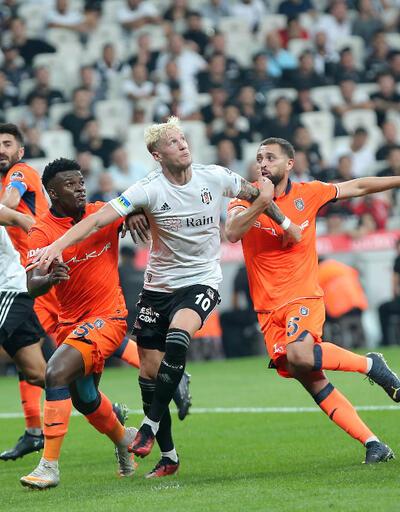Başakşehirin ilk şutu gol oldu, Beşiktaş kaybetti