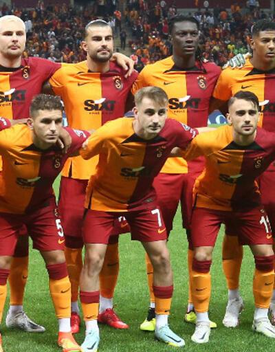 Galatasarayda flaş ayrılık Gelecek isim de belli