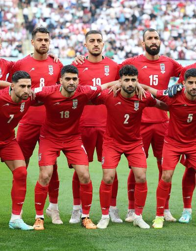 İranda futbolcular milli marşı okumadı Dünya Kupasında alkış alan protesto