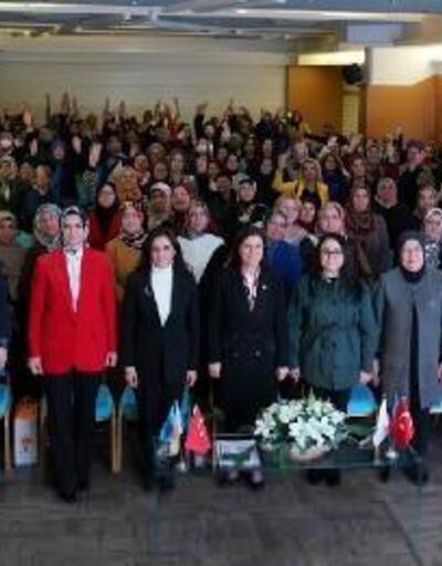 AK Parti İzmirde Siyaset Akademisi Kadın programı tamamlandı