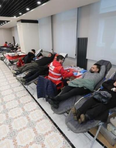 Başakşehir’de depremzedeler için kan bağışı yapıldı