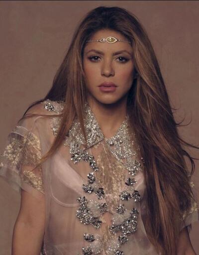 Shakira rekora doymuyor