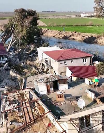 Demirköprü köyü depremde Asi Nehrine sürüklendi