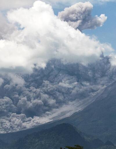 Merapi Yanardağında patlama