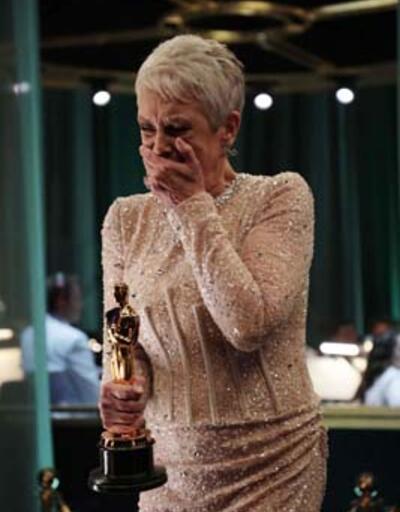 Merakla bekleniyordu: Oscar ödülleri sahiplerini buldu Geceye damga vuran anlar...