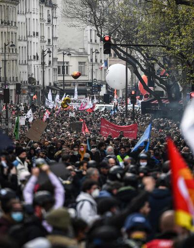Fransa’da gözler Anayasa Mahkemesi’ndeydi: İsyan getiren yasaya onay