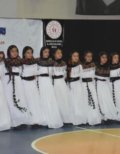 Halk oyunları ekipleri Bitlis’te Türkiye finali için yarışıyor