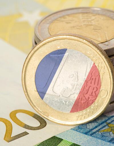 Fitch, Fransanın kredi notunu düşürdü