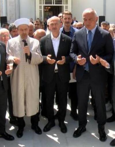 Tarihi Tevfikiye Camii açıldı