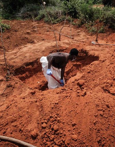 Kenya’da bulunan toplu mezarlar: Cennete gitme vaadiyle açlıktan ölenlerin organları mı çalındı