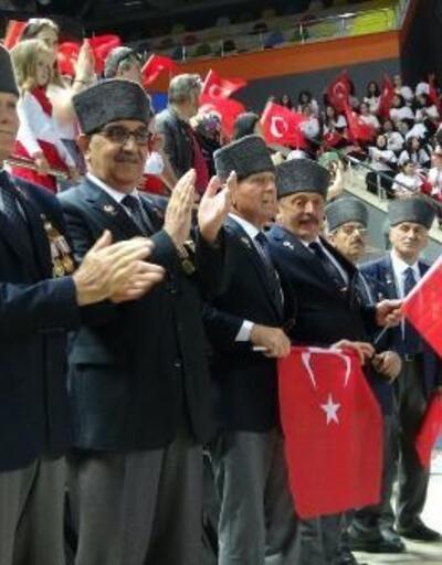 Trabzonda 1461 öğrenciyle 19 Mayıs çoşkusu