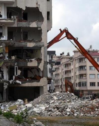 Osmaniye’de depremde ağır hasar alan yaklaşık 9 bin binanın yıkımına başlandı