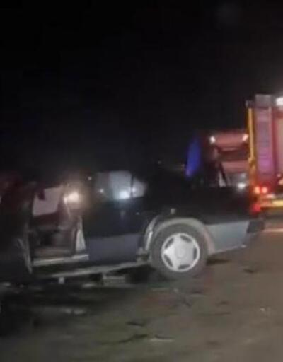 Traktöre arkadan çarpan otomobil sürücüsü öldü
