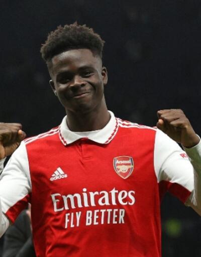 Arsenal, Bukayo Saka ile sözleşme imzaladı