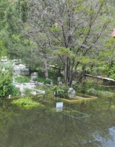 Suya gömülen mezarlığa nakil talebi