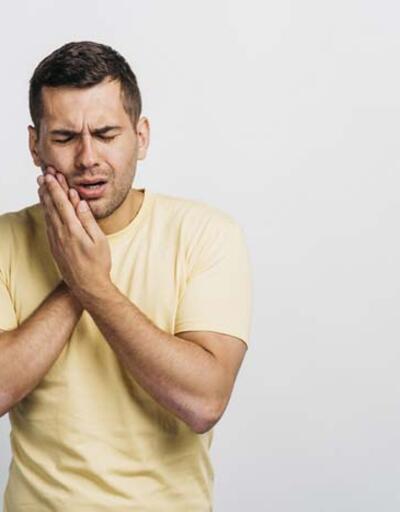 Gömülü dişlerin çekimlerindeki en büyük risk: Sinir hasarına bağlı uyuşukluk