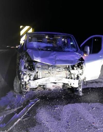 Aksaray’da minibüs ile hafif ticari araç çarpıştı: 5 yaralı