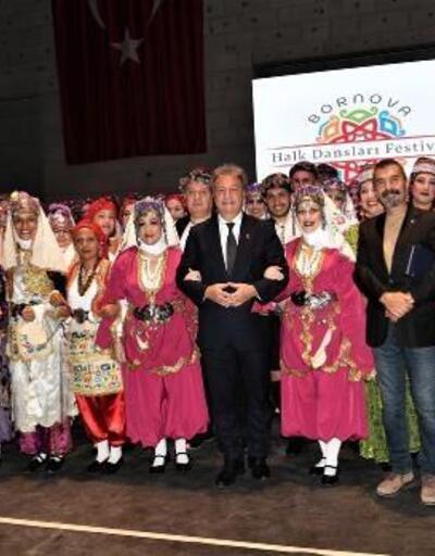 Bornovada Balkan dansları rüzgarı esti