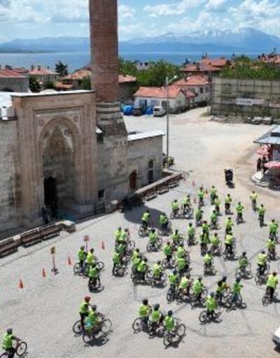 Bisiklet şehri Konyada öğrenciler, okullarına bisikletiyle güvenle gidiyor